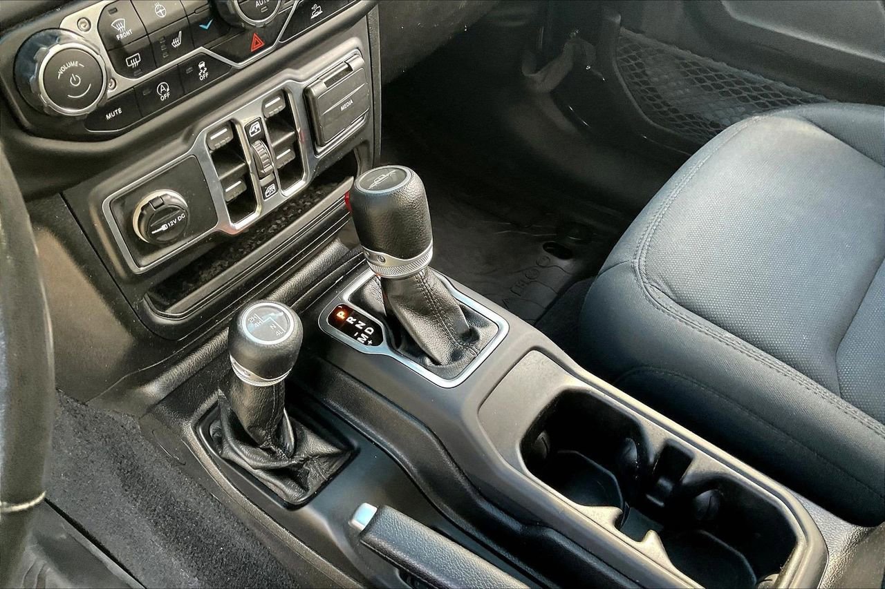 Used 2021 Jeep Gladiator Willys image 31