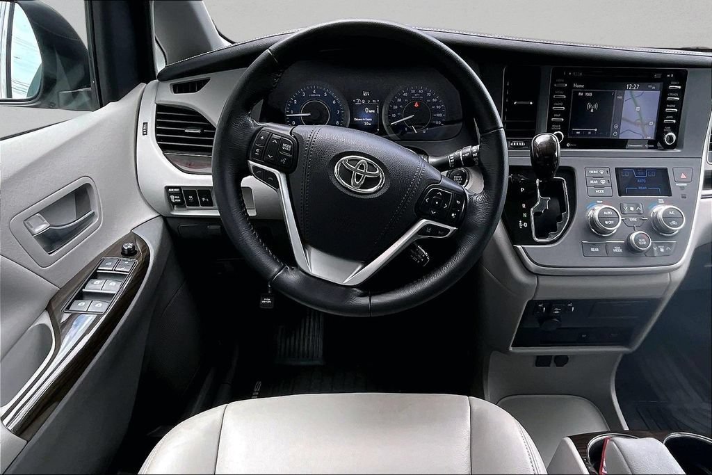 Certified 2020 Toyota Sienna XLE Premium FWD image 10