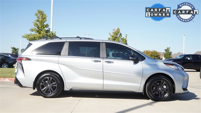 Used 2025 Toyota Sienna XSE w/ XSE Premium Package image 20