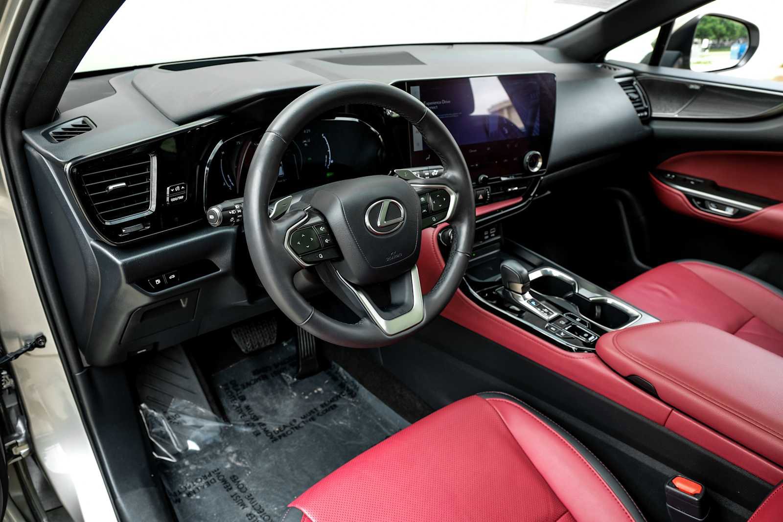 Used 2022 Lexus NX 350h AWD w/ Vision Package image 4