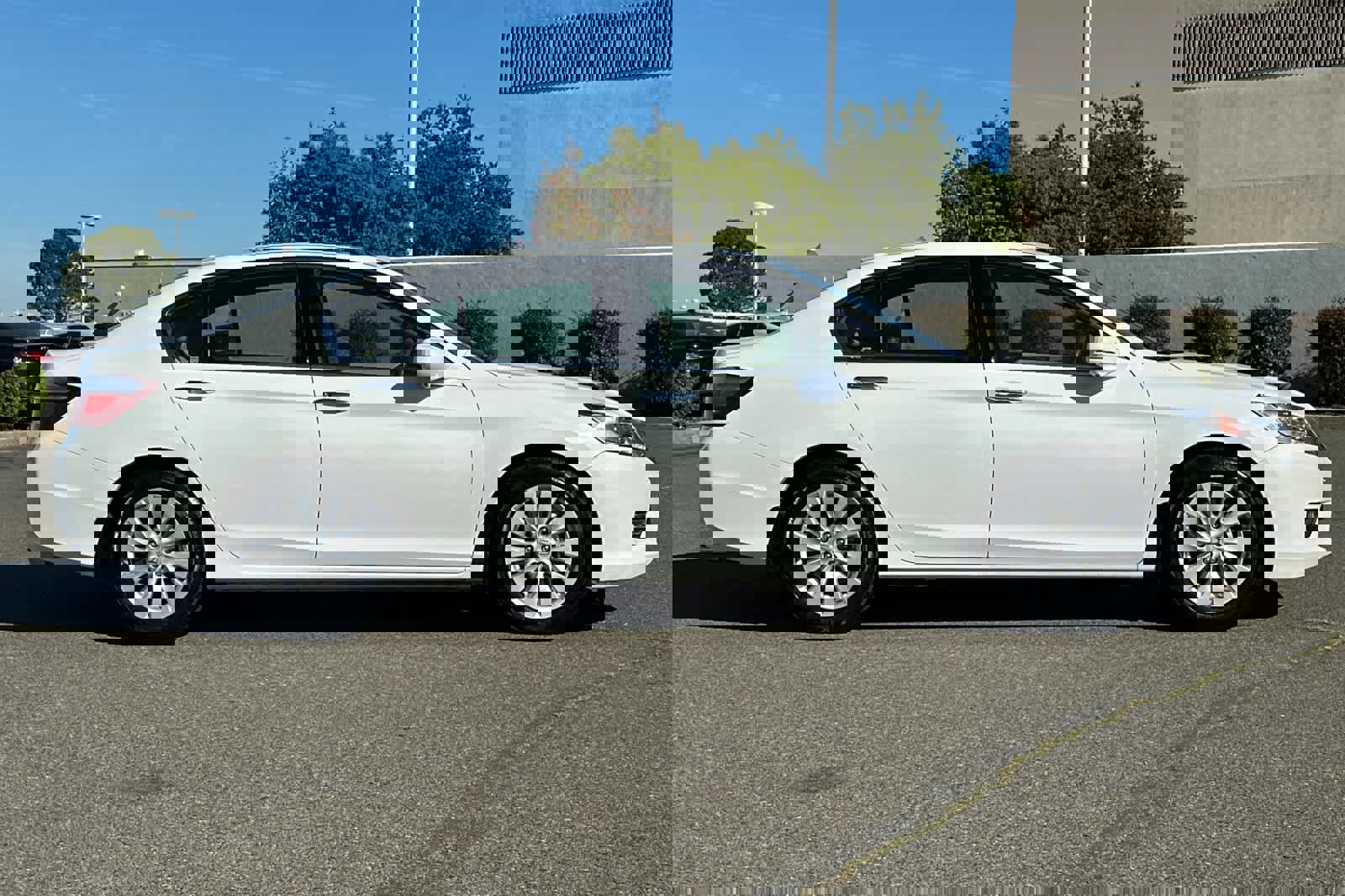 Used 2014 Honda Accord Touring image 6