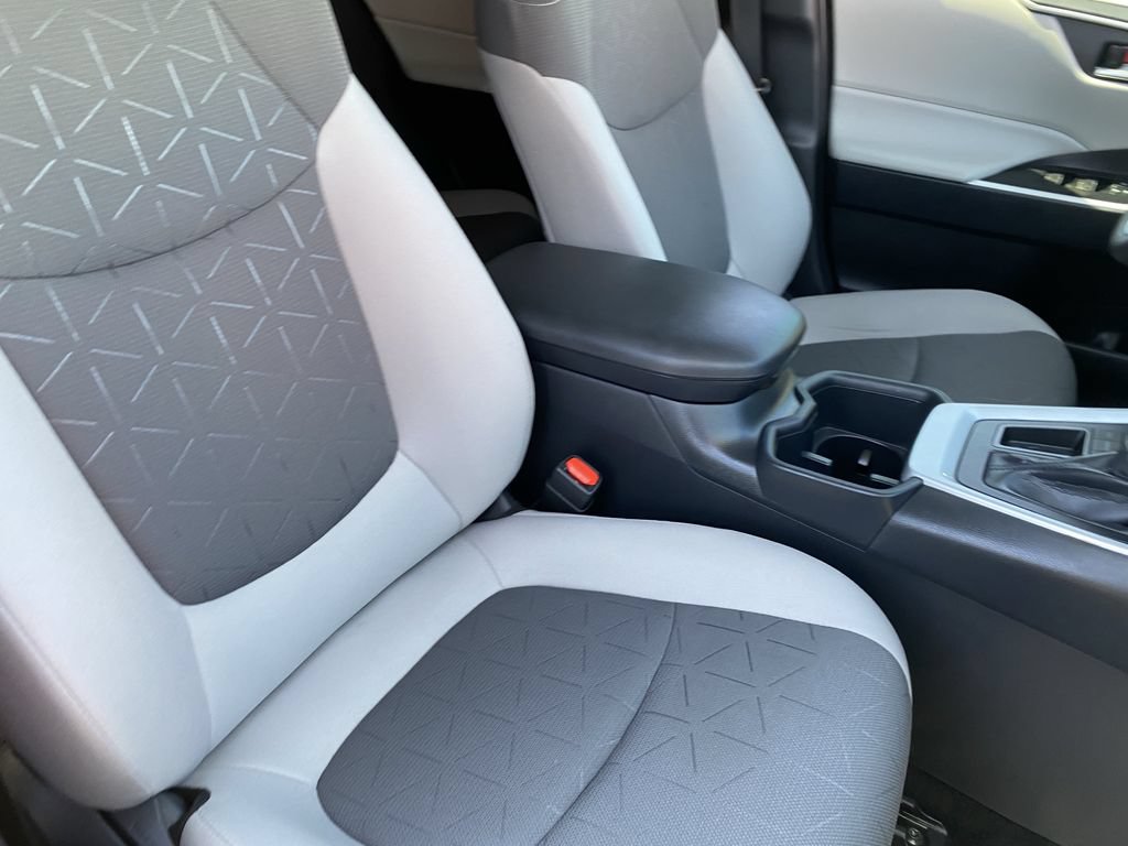 Certified 2025 Toyota RAV4 XLE w/ Convenience Package FWD image 15