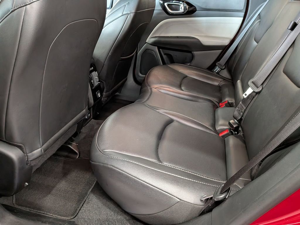 Used 2025 Jeep Compass Limited image 23