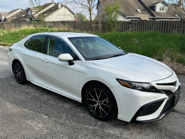 Used 2024 Toyota Camry SE FWD image 4