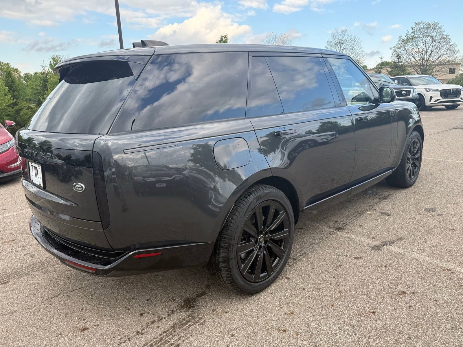 Used 2023 Land Rover Range Rover Long Wheelbase SE AWD/4WD image 5