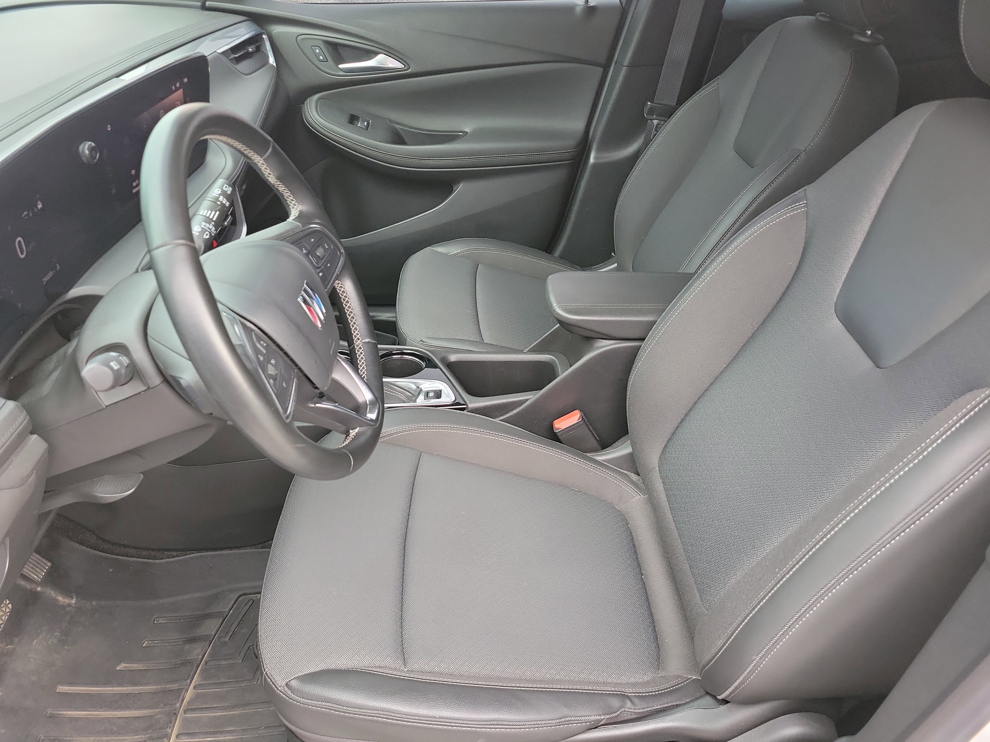 Used 2024 Buick Encore GX Preferred w/ Advanced Technology Package FWD image 9
