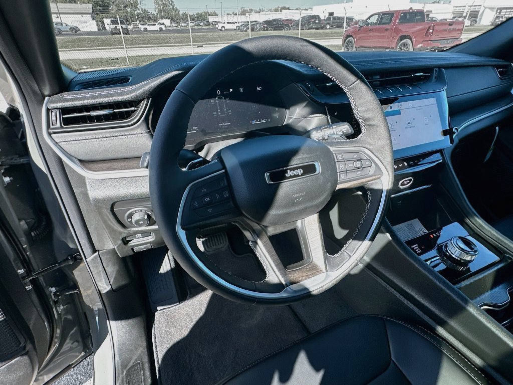 New 2027 Jeep Grand Cherokee L Limited AWD/4WD image 15