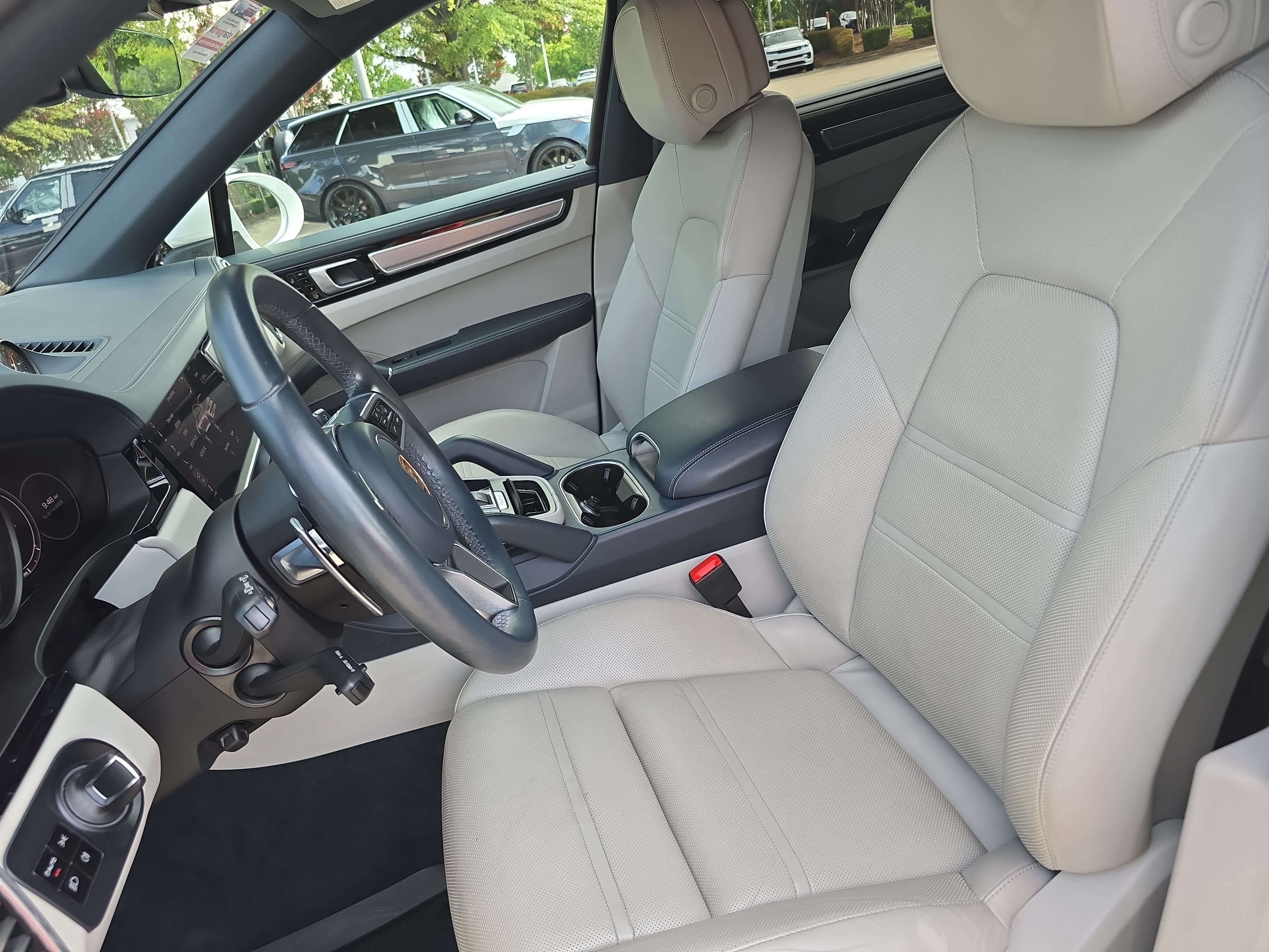 Used 2021 Porsche Cayenne Coupe AWD/4WD image 15