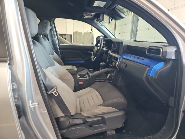 Used 2025 Toyota Tacoma TRD Off-Road image 10