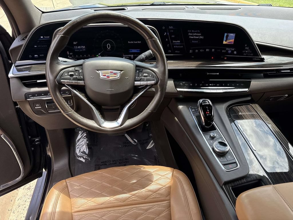 Used 2021 Cadillac Escalade ESV Premium Luxury w/ Driver Assist Tech Package AWD/4WD image 31