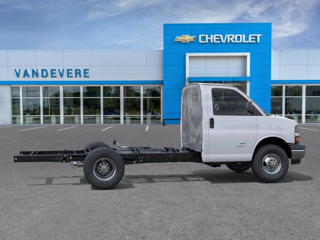 New 2026 Chevrolet Express 3500 w/ Power Convenience Package RWD image 5