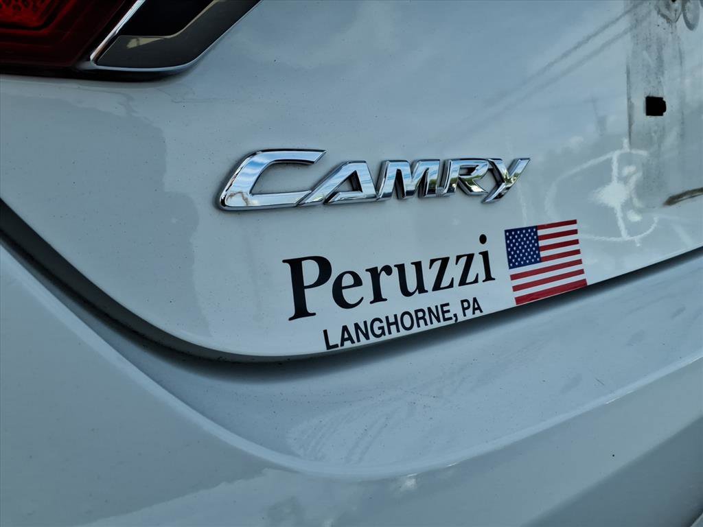 Used 2015 Toyota Camry LE image 17