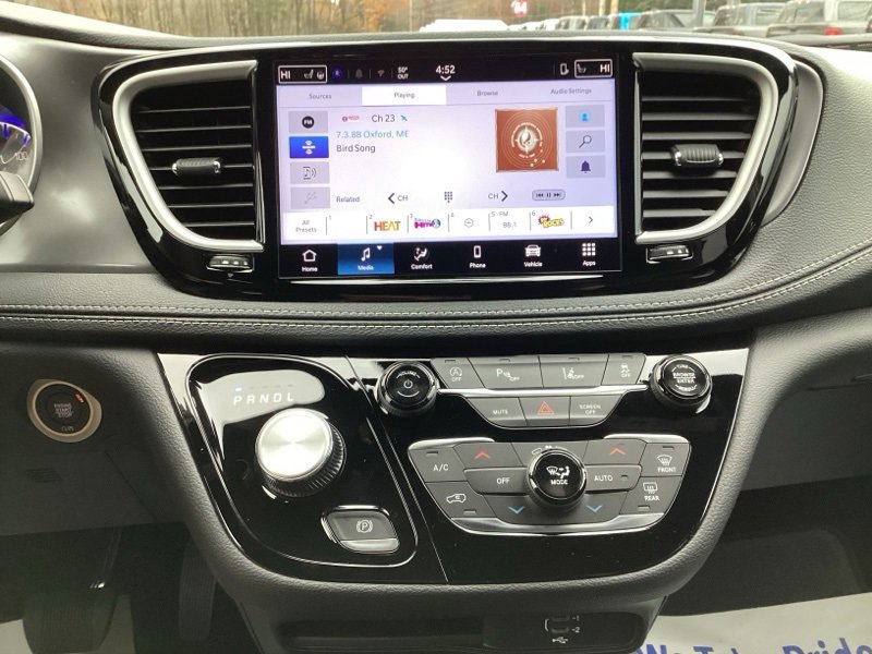 New 2026 Chrysler Pacifica Select image 39