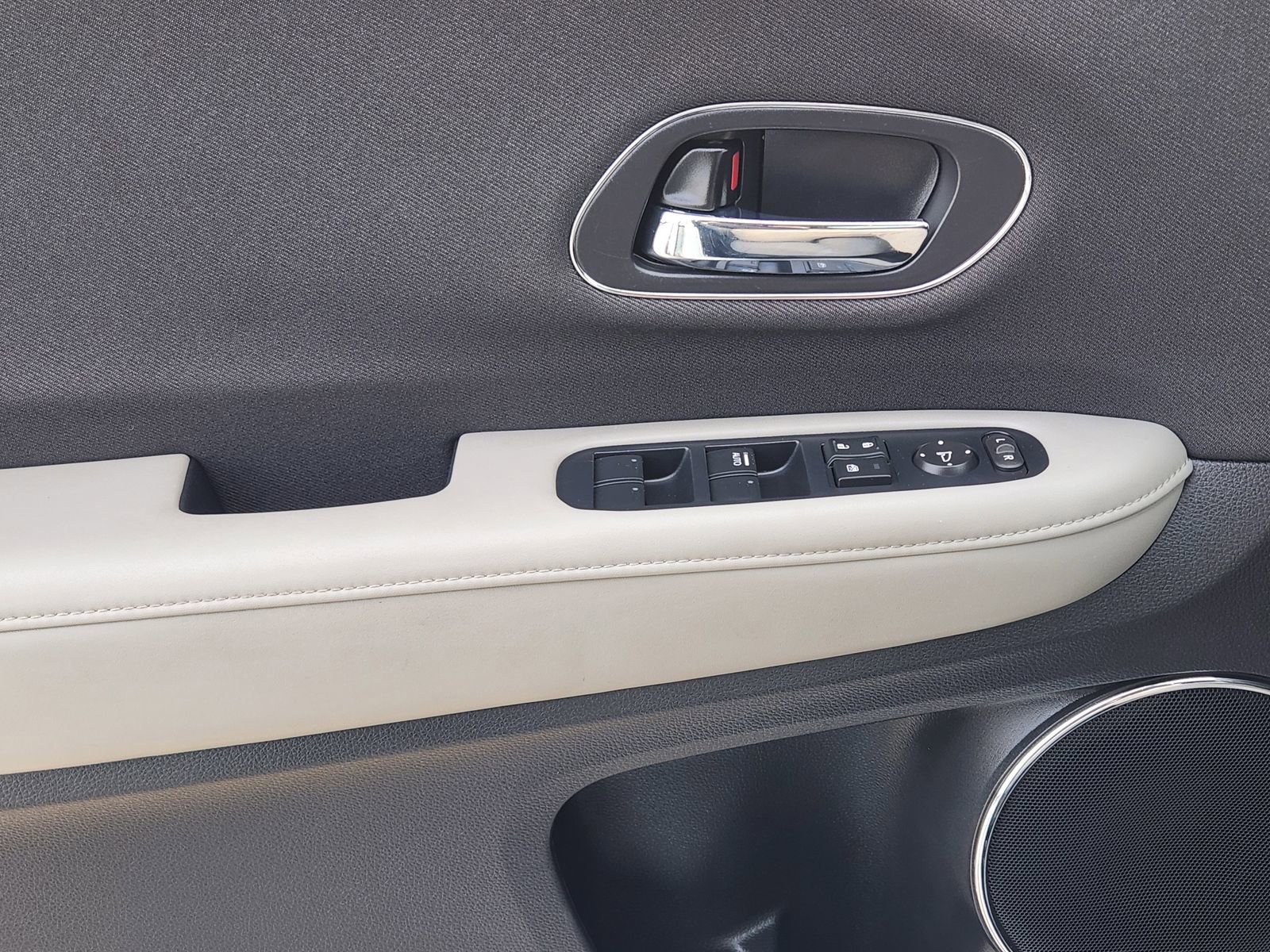 Used 2021 Honda HR-V EX image 25