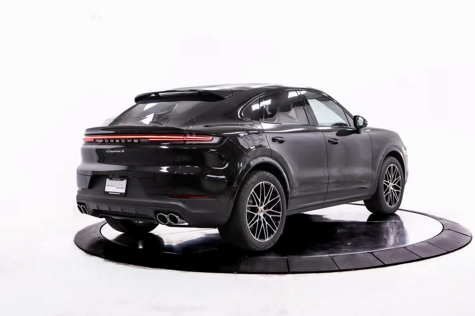 Certified 2026 Porsche Cayenne S AWD/4WD image 7