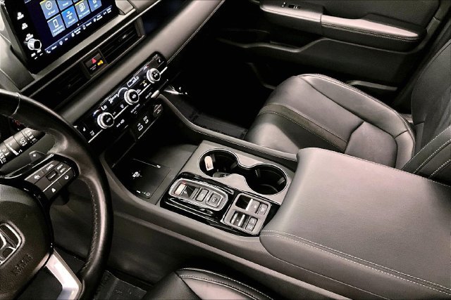 Used 2025 Honda Pilot EX-L image 16