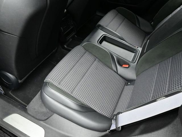 Certified 2025 Porsche Taycan image 14