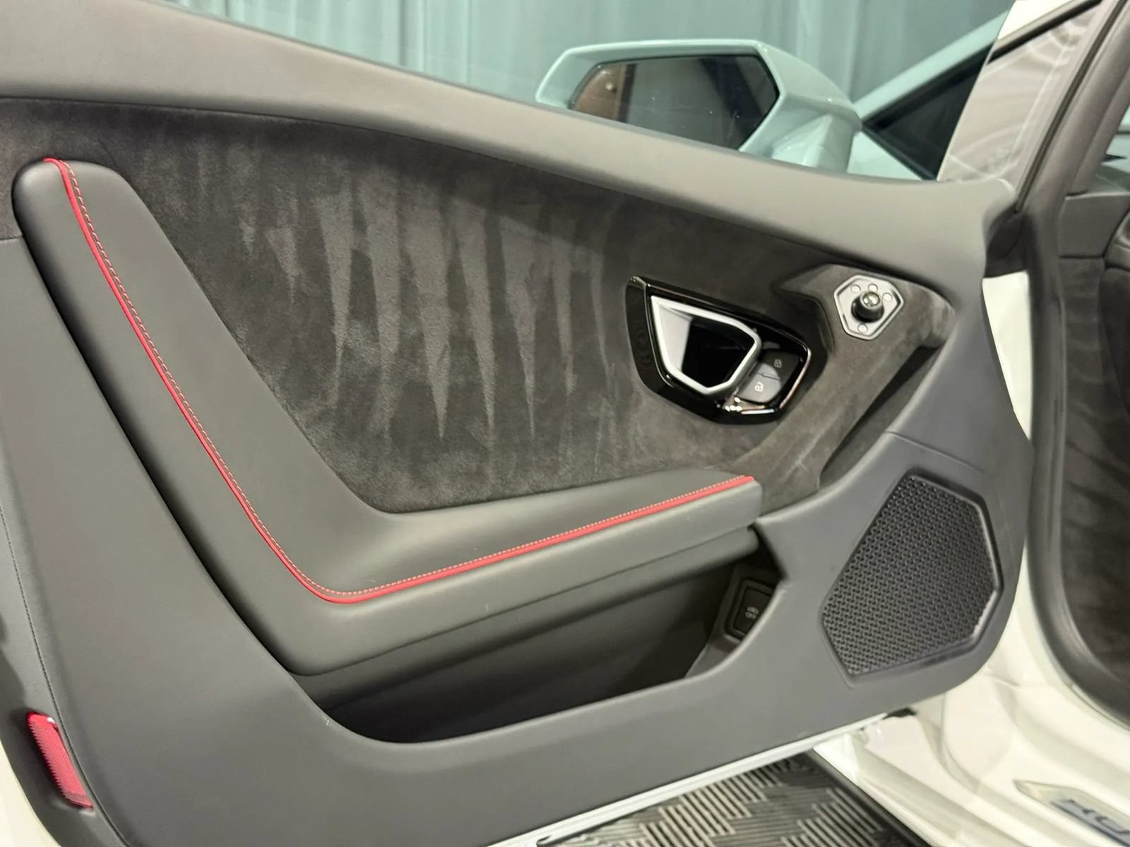 Used 2023 Lamborghini Huracan Tecnica RWD image 20