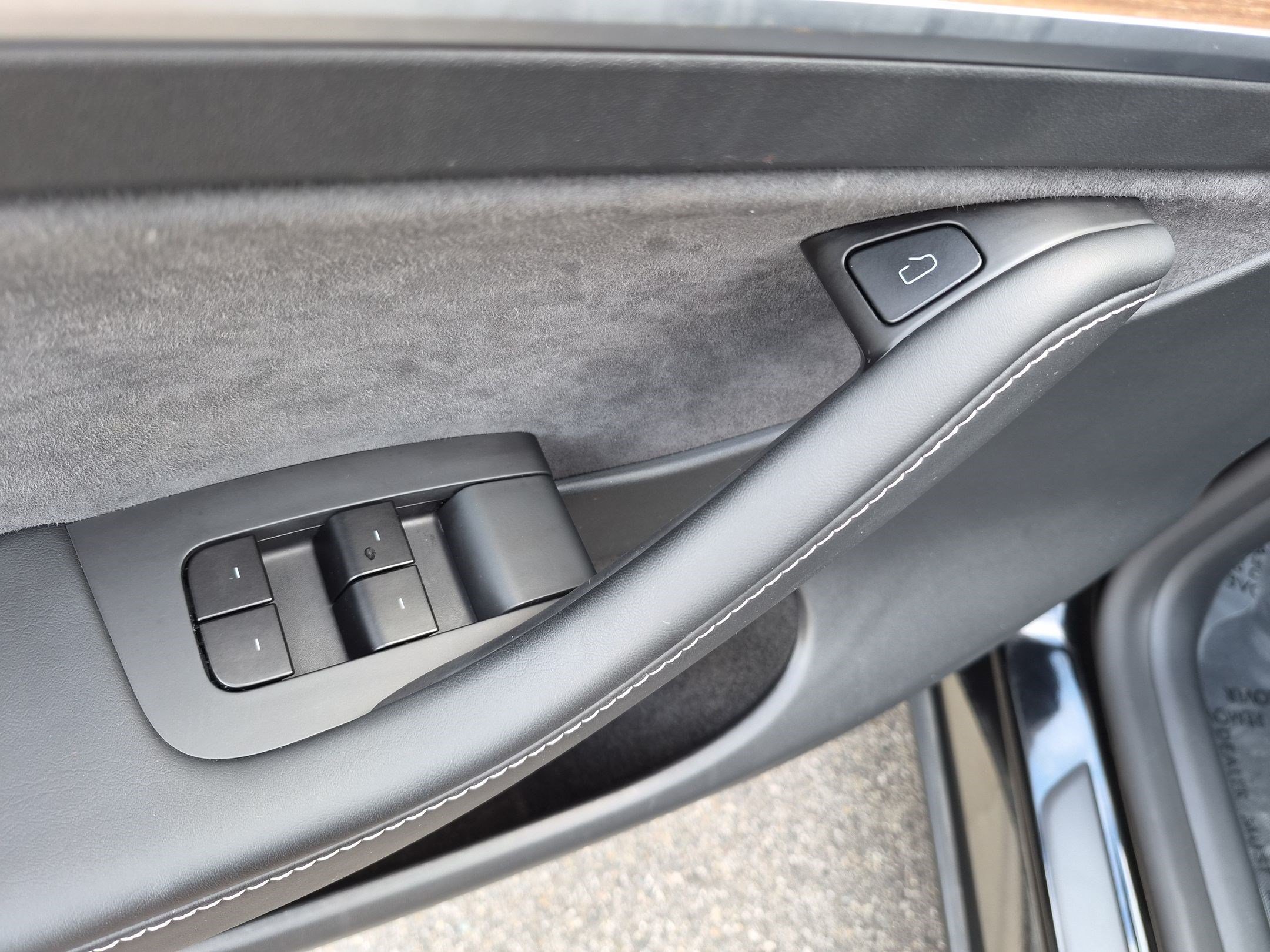 Used 2025 Tesla Model Y Performance AWD/4WD image 14