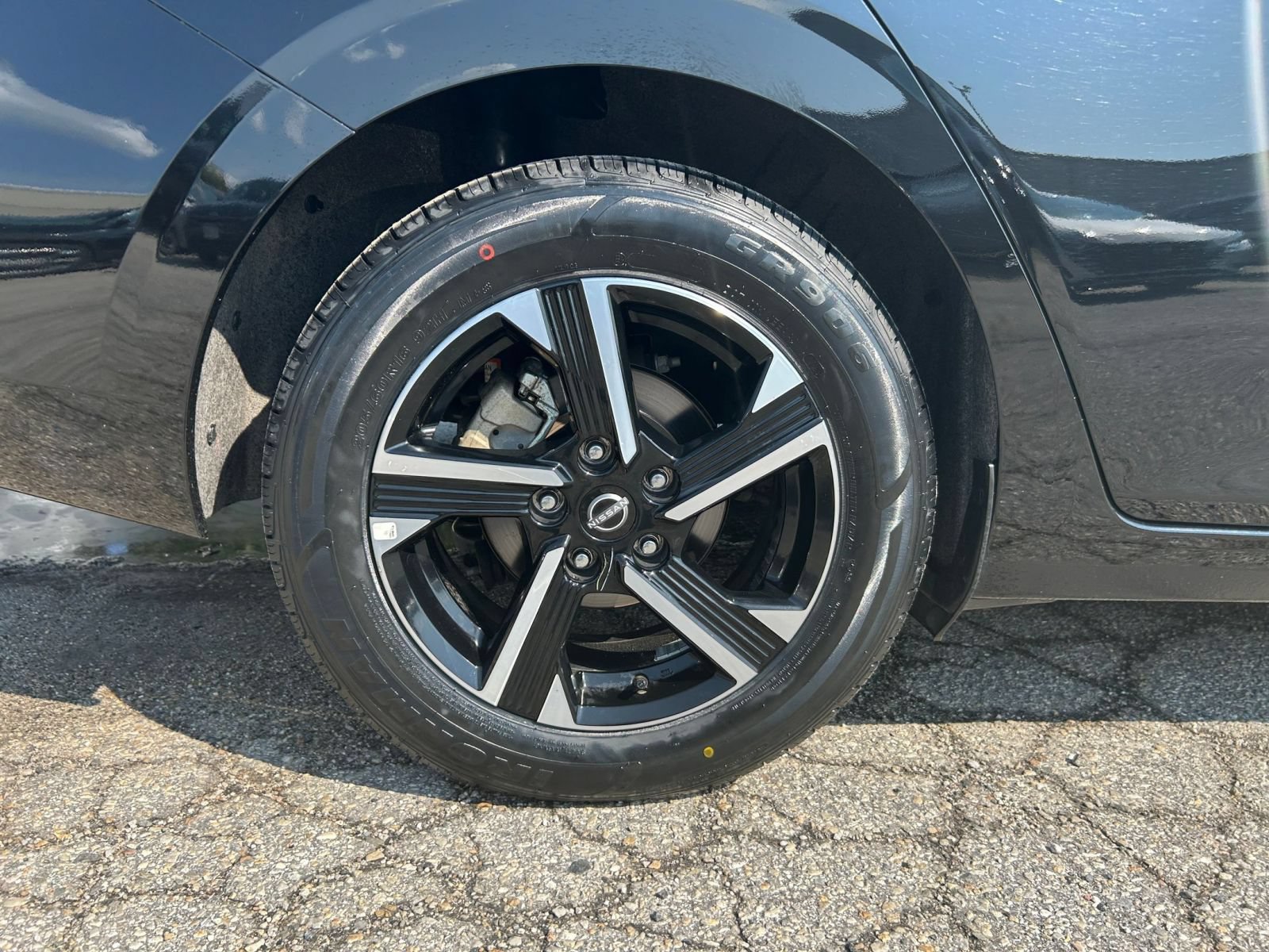 Used 2025 Nissan Sentra SV FWD image 24