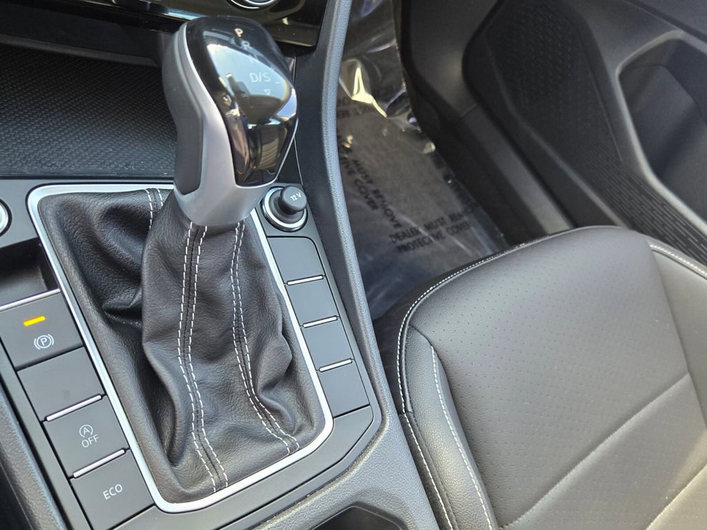 Used 2023 Volkswagen Jetta SE image 18