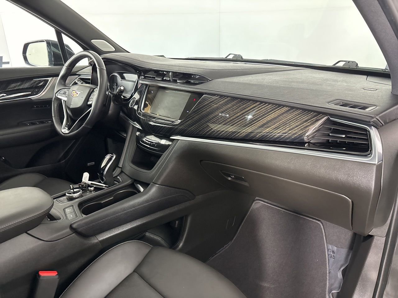 Used 2024 Cadillac XT6 Premium Luxury w/ LPO, Floor Liner Package image 31