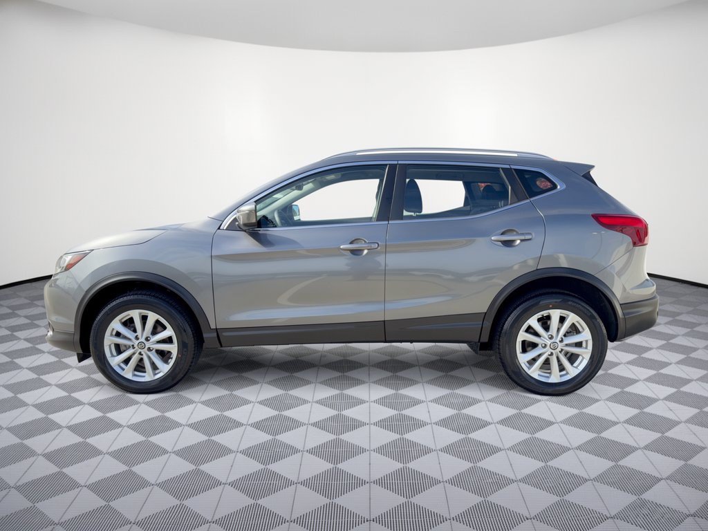 Used 2019 Nissan Rogue Sport SV FWD image 2