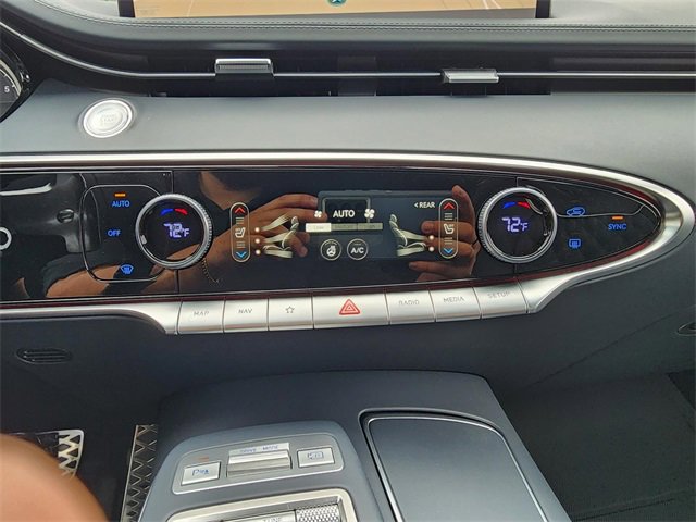 Used 2025 Genesis GV70 3.5T Sport w/ Sport Advanced Package image 20