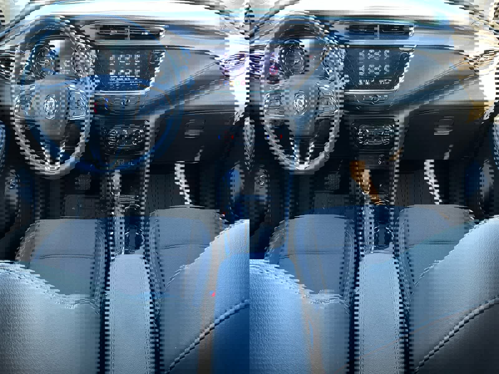 Used 2021 Buick Encore GX Select image 12