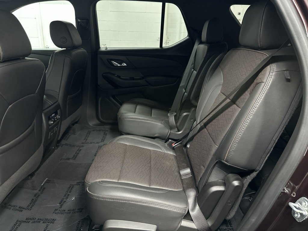Used 2022 Chevrolet Traverse High Country image 41