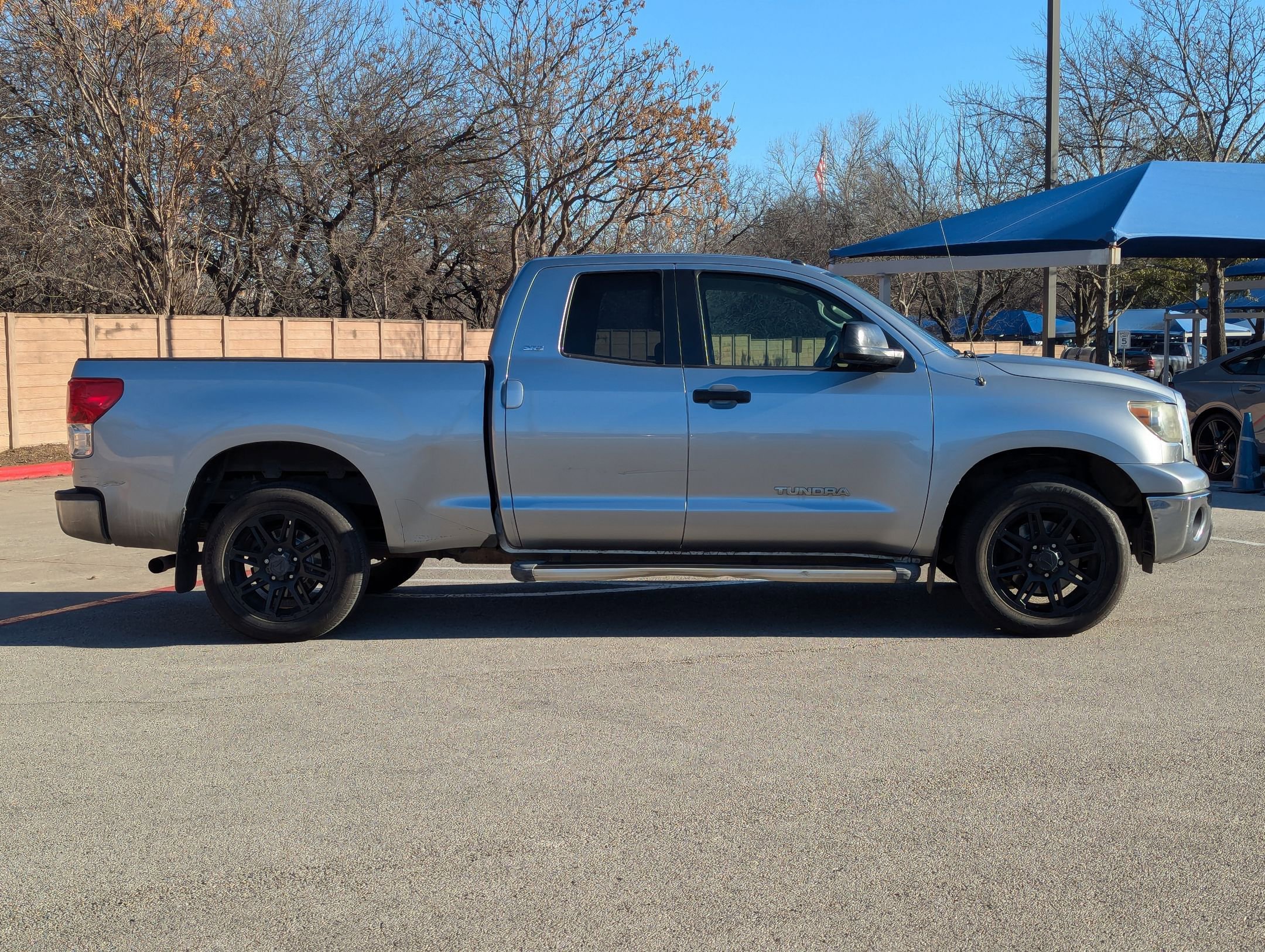 Used 2011 Toyota Tundra 2WD Double Cab w/ SR5 Pkg image 3