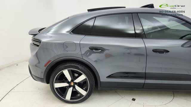 Used 2025 Porsche Macan Electric RWD image 7