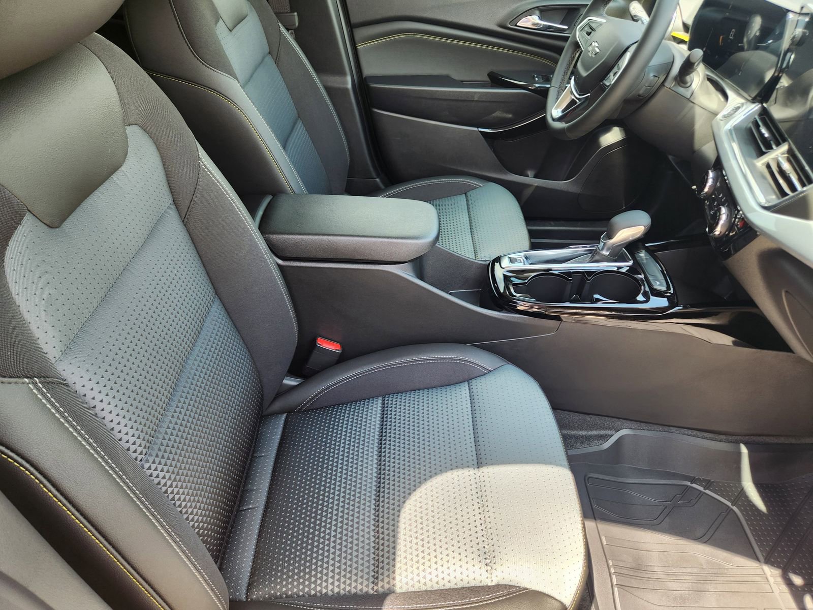 New 2026 Chevrolet Trax LT w/ Driver Confidence Package FWD image 13