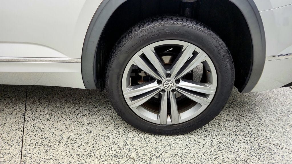 Used 2018 Volkswagen Atlas SEL w/ R-Line Package AWD/4WD image 9