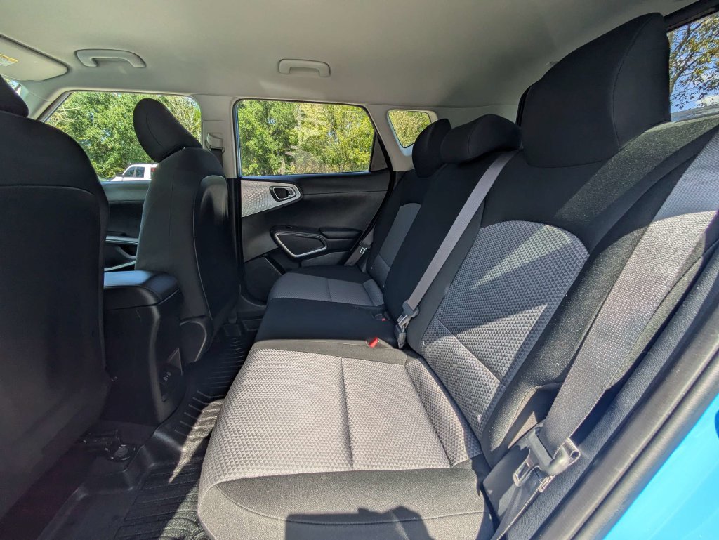 Used 2023 Kia Soul S FWD image 11