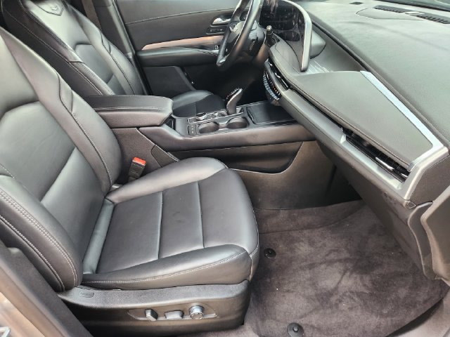 Used 2025 Cadillac XT4 Premium Luxury FWD image 14