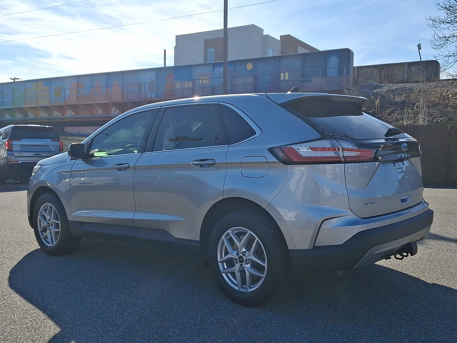 Used 2024 Ford Edge SEL w/ Convenience Package image 4