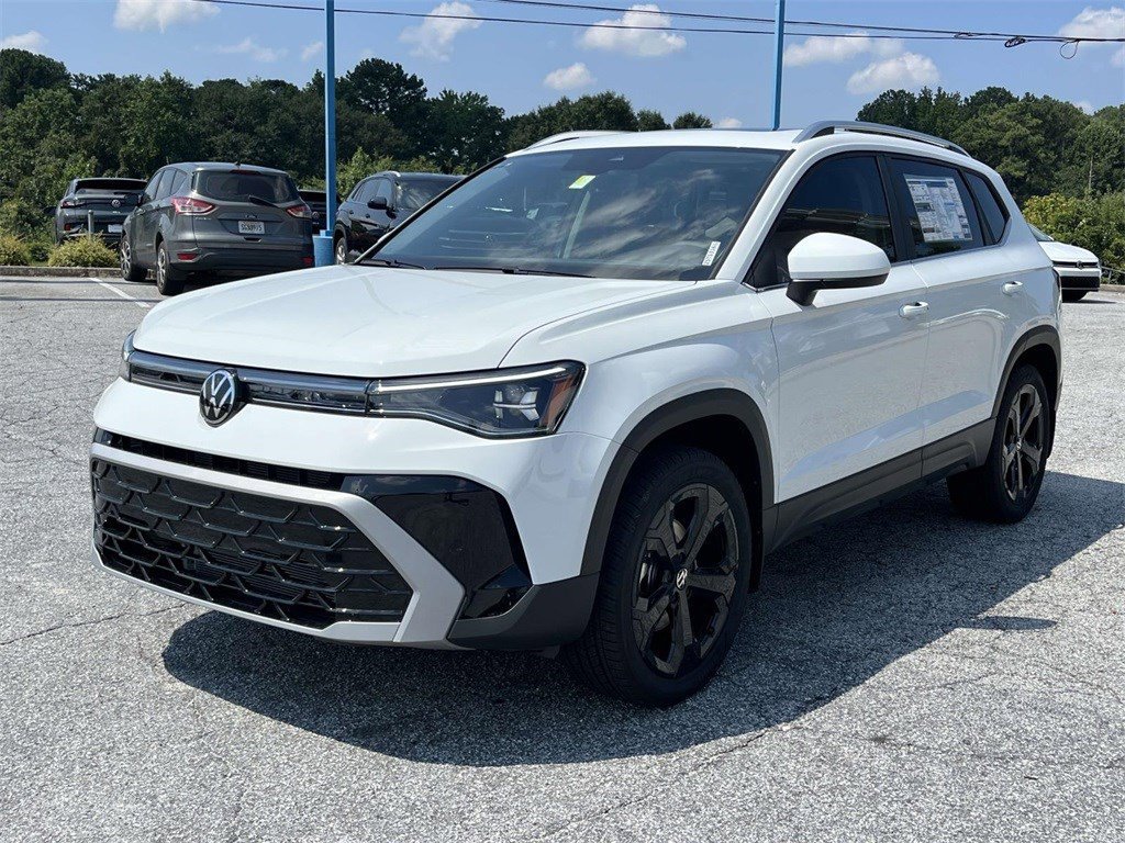 Used 2025 Volkswagen Taos SEL AWD/4WD image 9