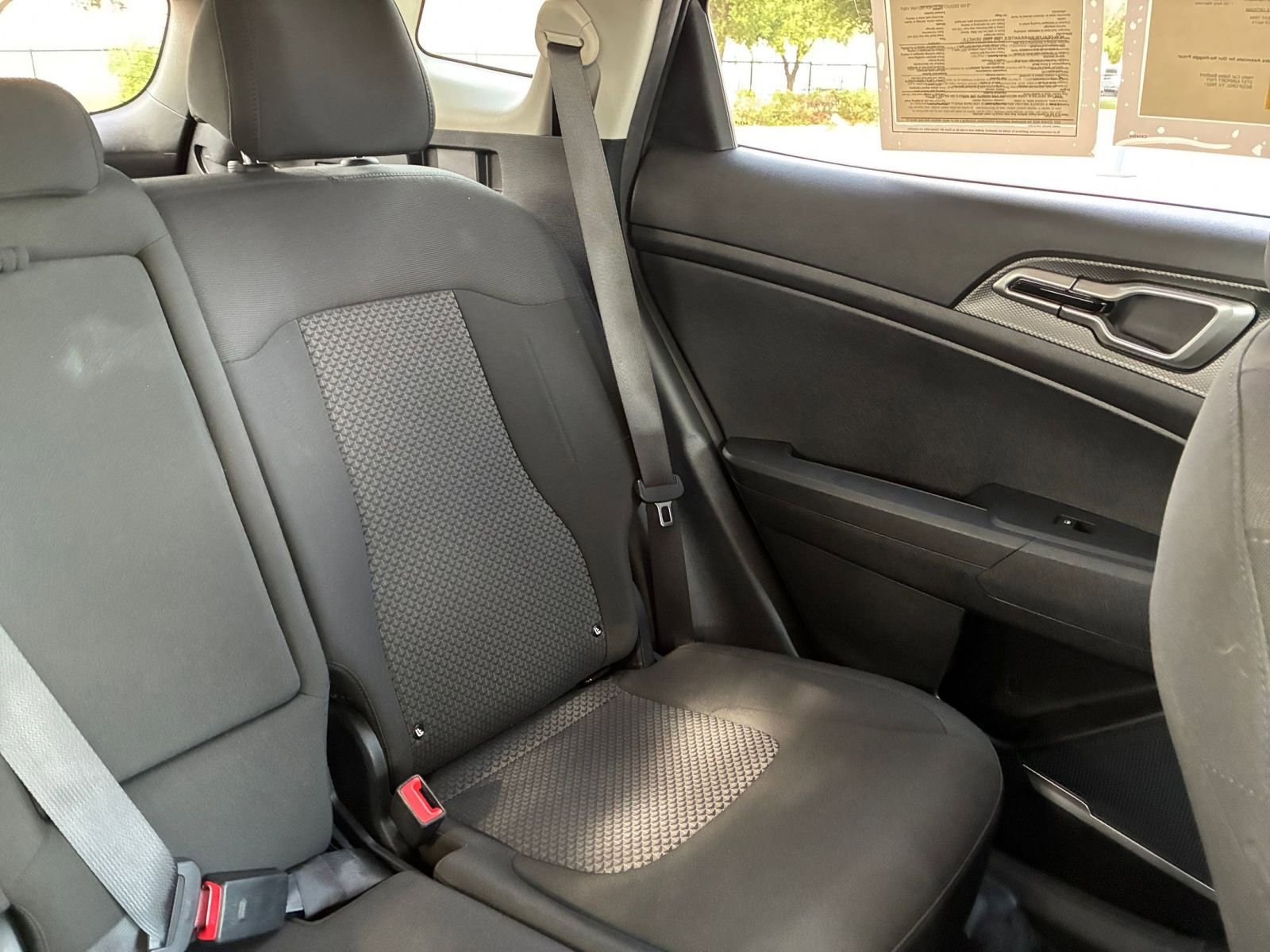 Used 2024 Kia Sportage LX image 40