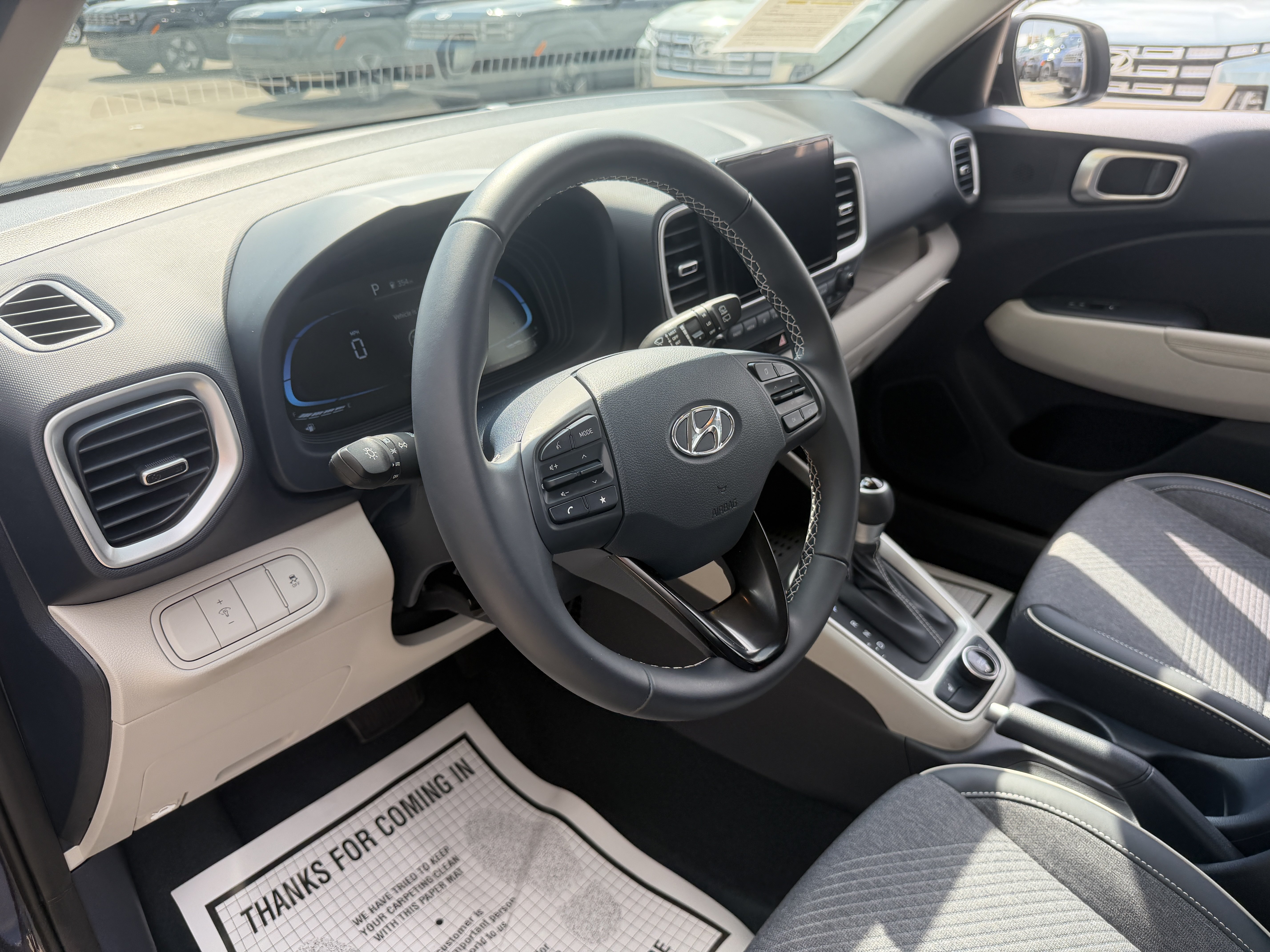 Certified 2025 Hyundai Venue Limited FWD image 30