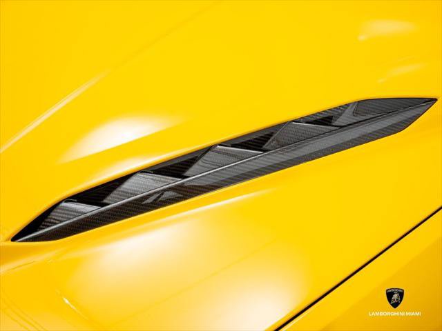 Used 2024 Lamborghini Urus Performante AWD/4WD image 8