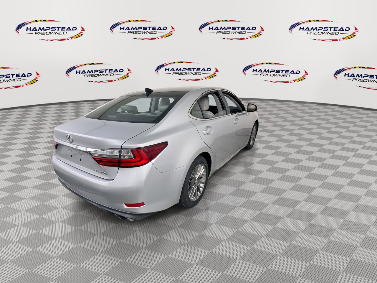 Used 2018 Lexus ES 350 w/ Luxury Package w/Wood Trim image 8
