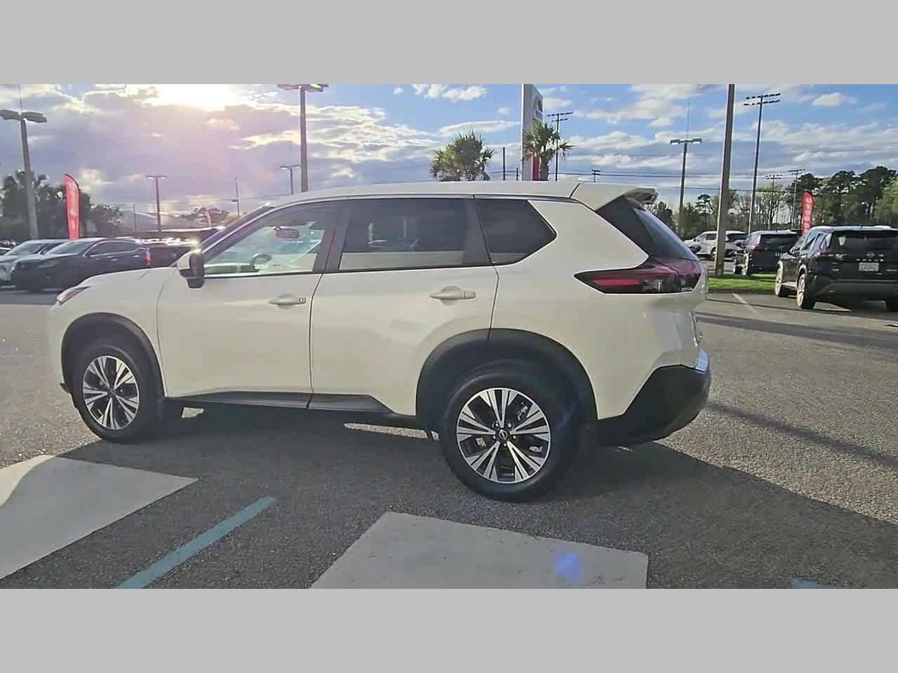 Used 2023 Nissan Rogue SV image 28