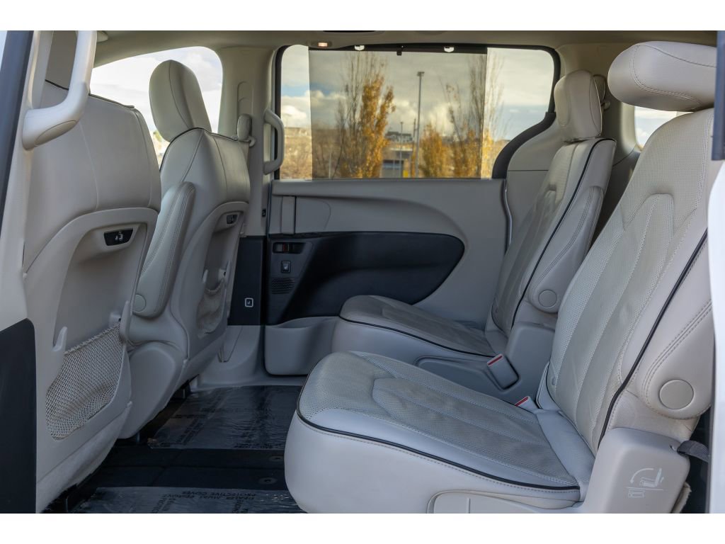 Used 2021 Chrysler Pacifica Limited w/ Premium & Safety Sphere Group image 13