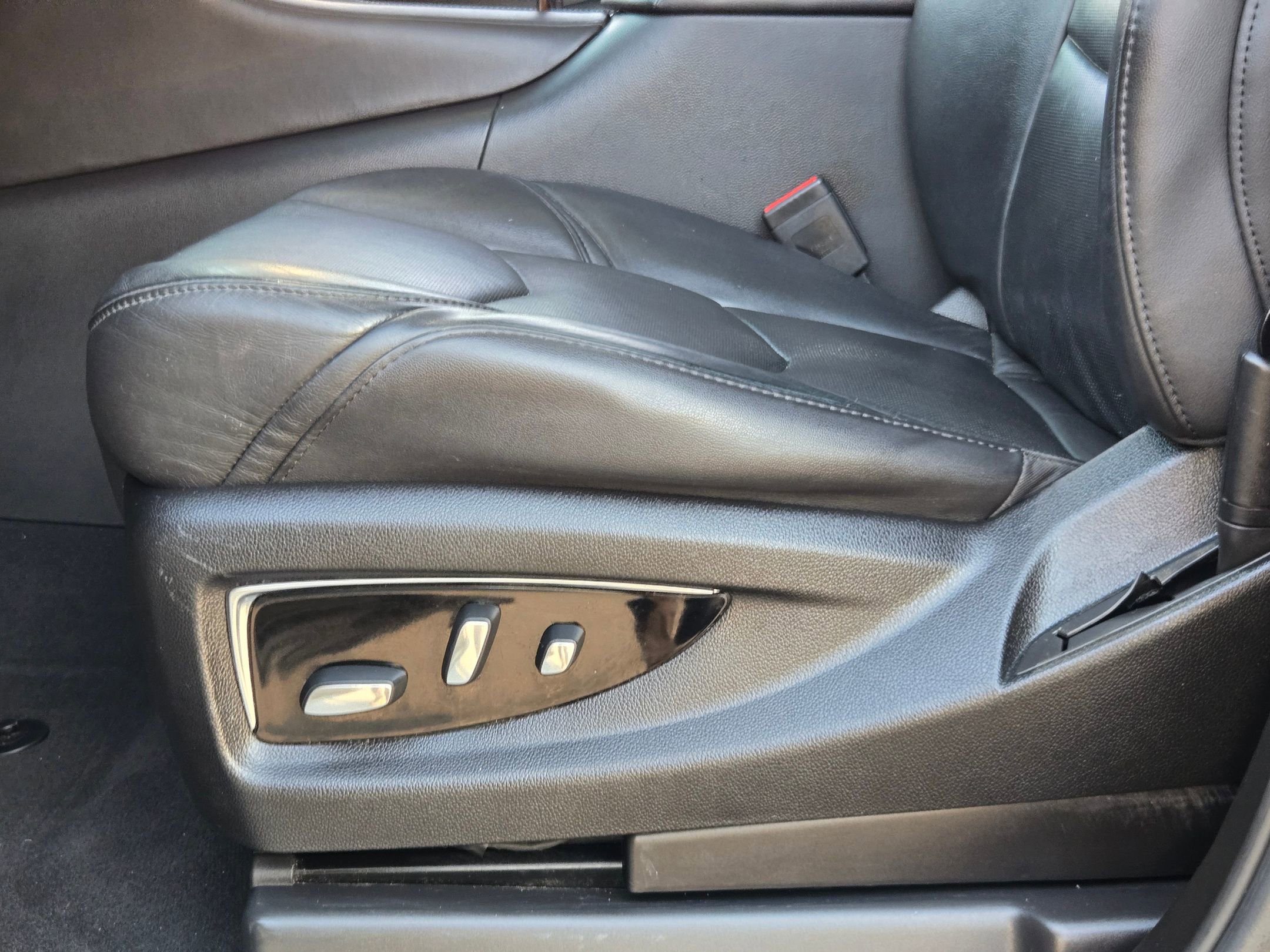 Used 2019 Cadillac Escalade Luxury image 23