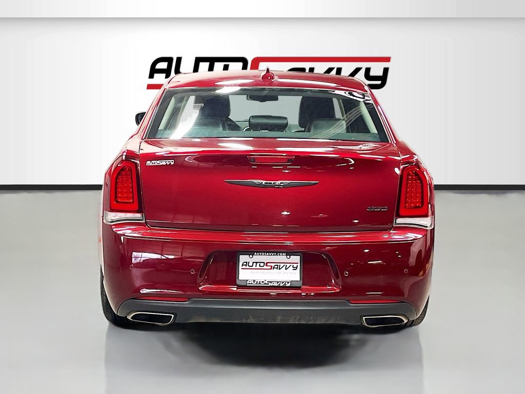 Used 2022 Chrysler 300 Touring L image 6