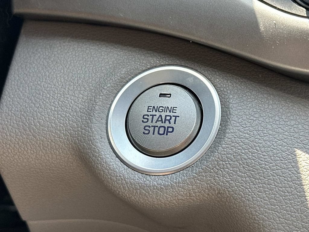 Used 2018 Hyundai Elantra Value Edition FWD image 27