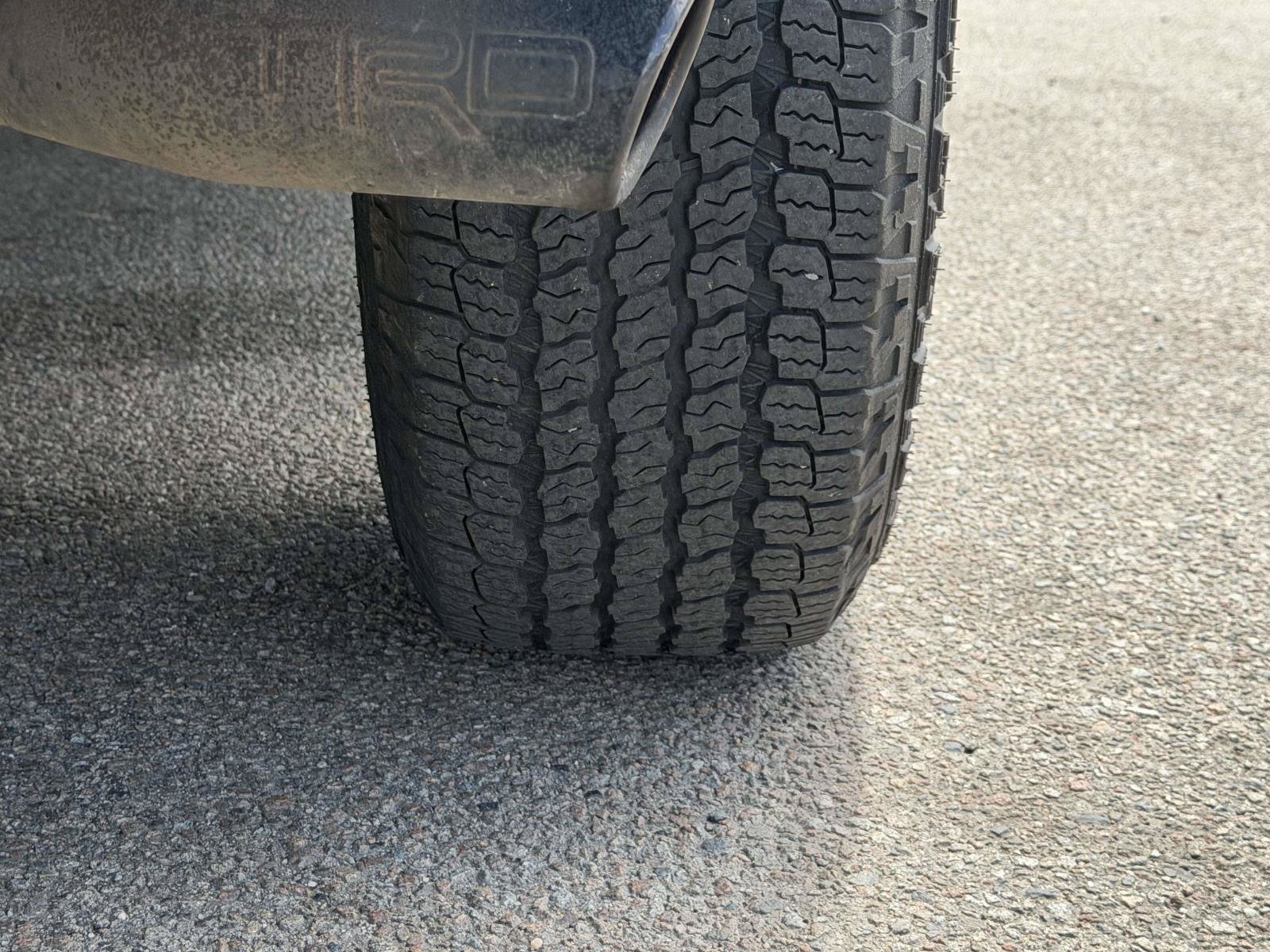 Used 2022 Toyota Tacoma TRD Off-Road w/ Technology Package AWD/4WD image 12