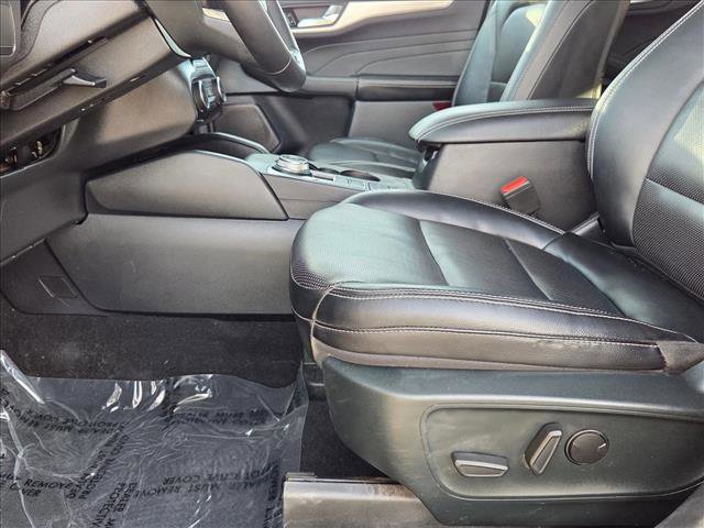 Used 2022 Ford Escape SEL w/ Technology Package image 15