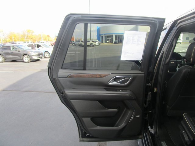 Used 2021 Chevrolet Tahoe Premier w/ Premium Package image 21